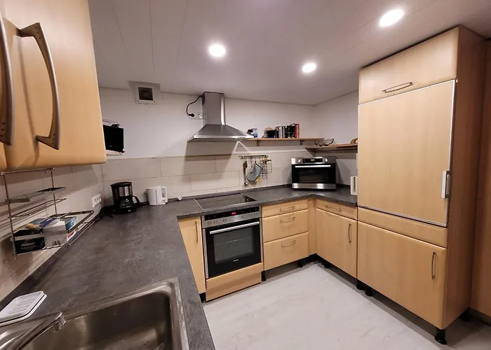 Glaetsch * Σβέμπις Χαλ